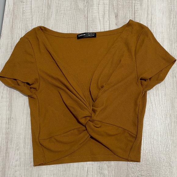 SHEIN Tops - Crop top!